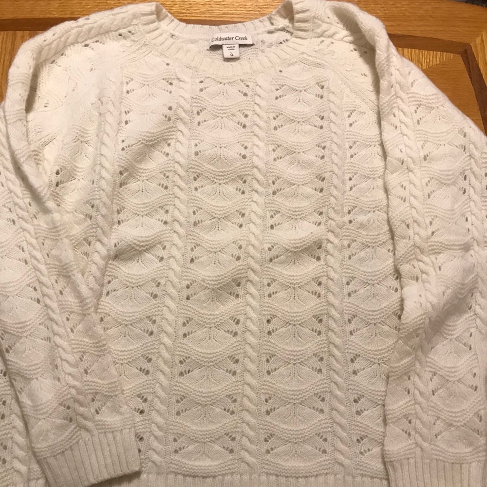 Soft light sweater-Pretty knit design-excellent
